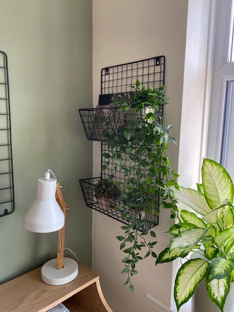 wire magazine rack